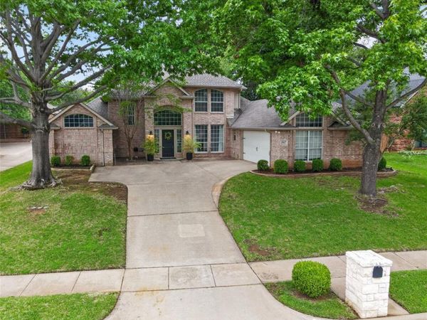 1917 Winding Creek Boulevard , Flower Mound, TX 75022