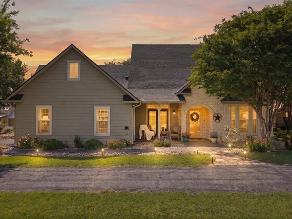 1712 Bent Tree Court , Granbury, TX 76049