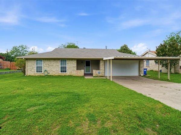 148 Lilac Lane , Azle, TX 76020