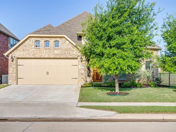 237 Bayonet Drive , Fort Worth, TX 76108