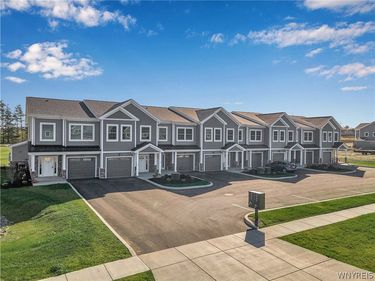 3385 Cedar Valley , Hamburg, NY 14075