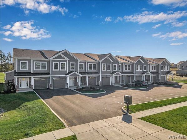 3385 Cedar Valley , Hamburg, NY 14075