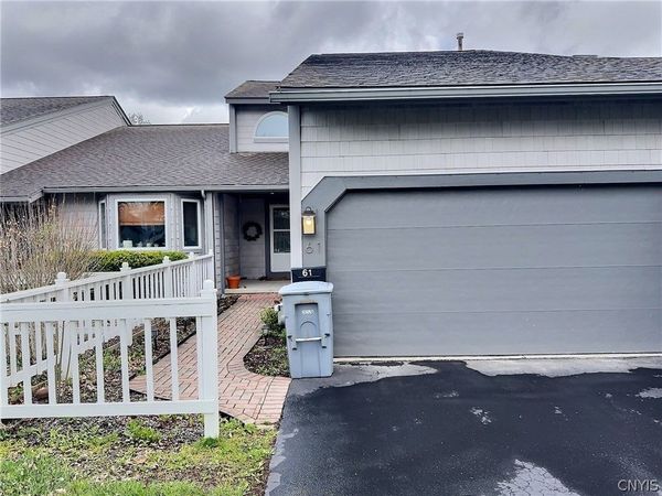 61 Midlake Circle, East Syracuse, NY 13057