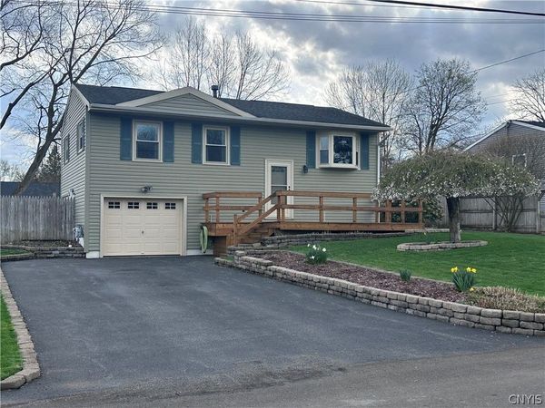 117 Daywood Drive, Baldwinsville, NY 13027