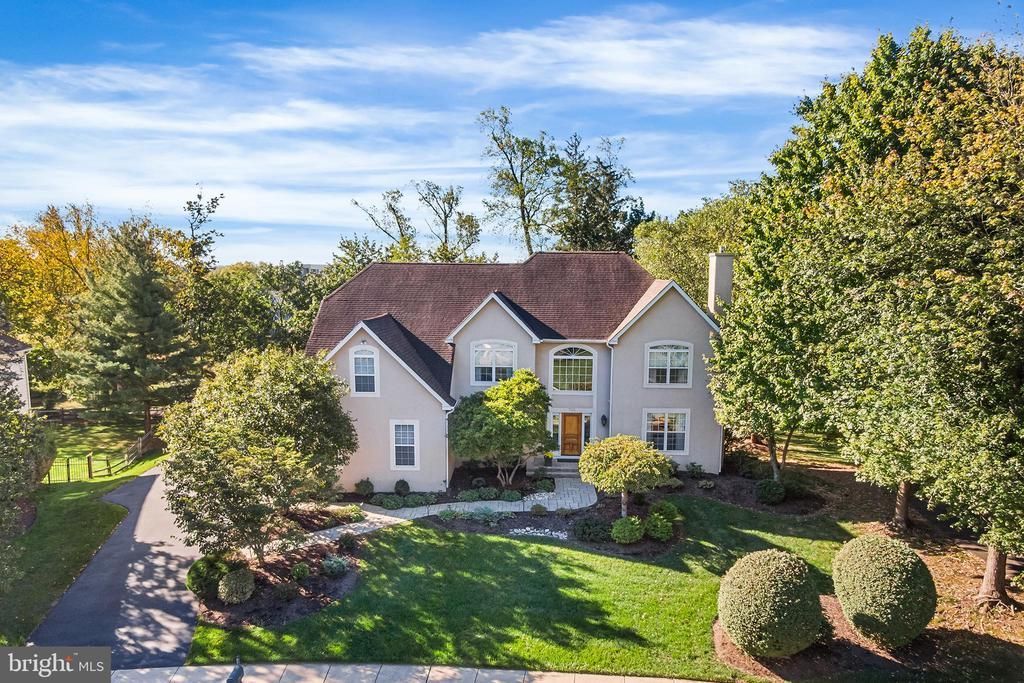 705 LAKE DRIVE , AMBLER, PA 19002