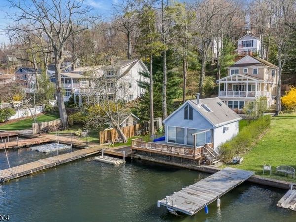 423 Lakeside Blvd, Hopatcong, NJ 07843