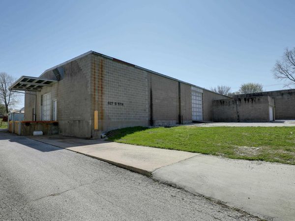 627 S 5TH Street, Quincy, IL 62301