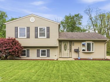 3077 Hawcreek Boulevard , Columbus, IN 47203