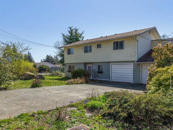 2071 Gull Ave , Comox, BC V9M 1L5