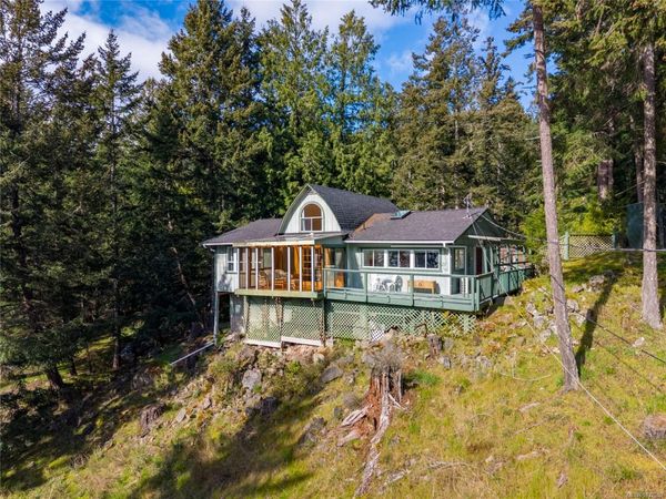 2747 Shoal Rd , Pender Island, BC V0N 2M2