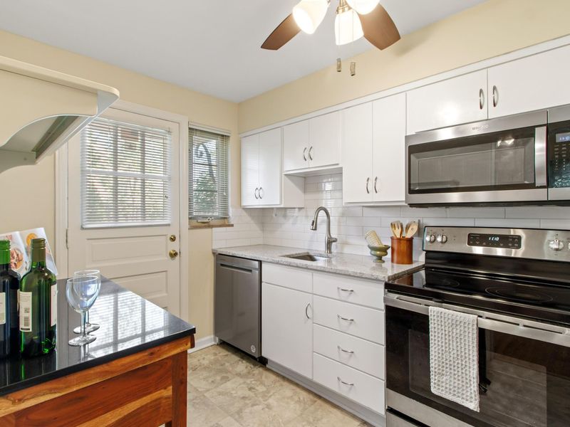 1845 Northwest Court , Unit D, Columbus, OH 43212 Photo 14