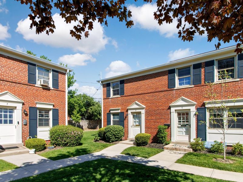 1845 Northwest Court , Unit D, Columbus, OH 43212 Photo 4