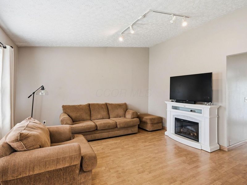 5712 Rachel Court , Hilliard, OH 43026 Photo 4