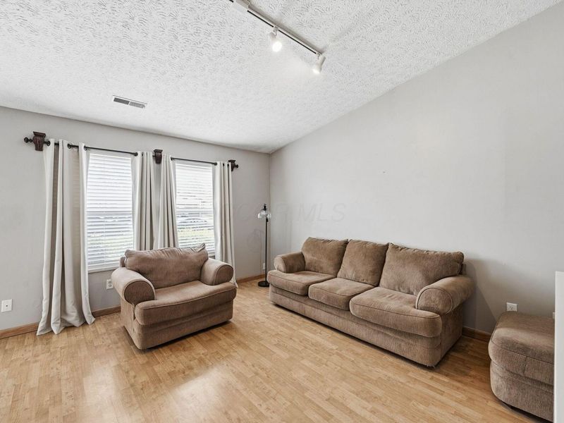 5712 Rachel Court , Hilliard, OH 43026 Photo 5