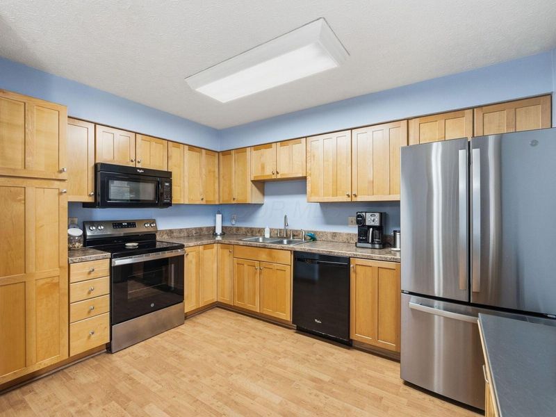 5712 Rachel Court , Hilliard, OH 43026 Photo 6