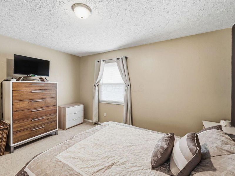 5712 Rachel Court , Hilliard, OH 43026 Photo 9