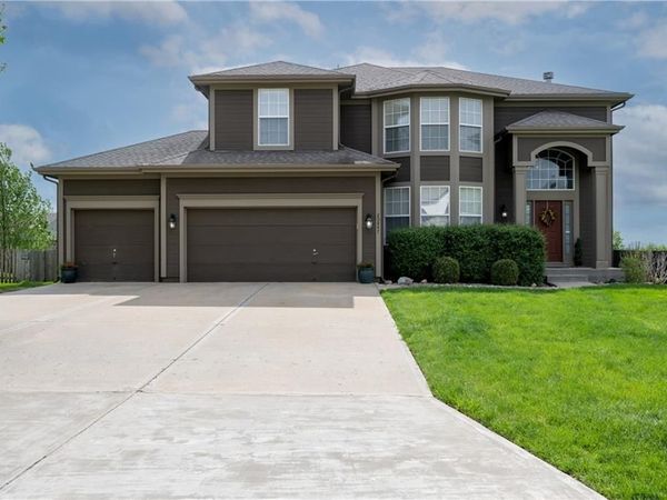 20847 S Barker Road, Spring Hill, KS 66083