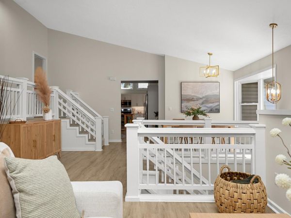 783 Berwood Avenue, Vadnais Heights, MN 55127