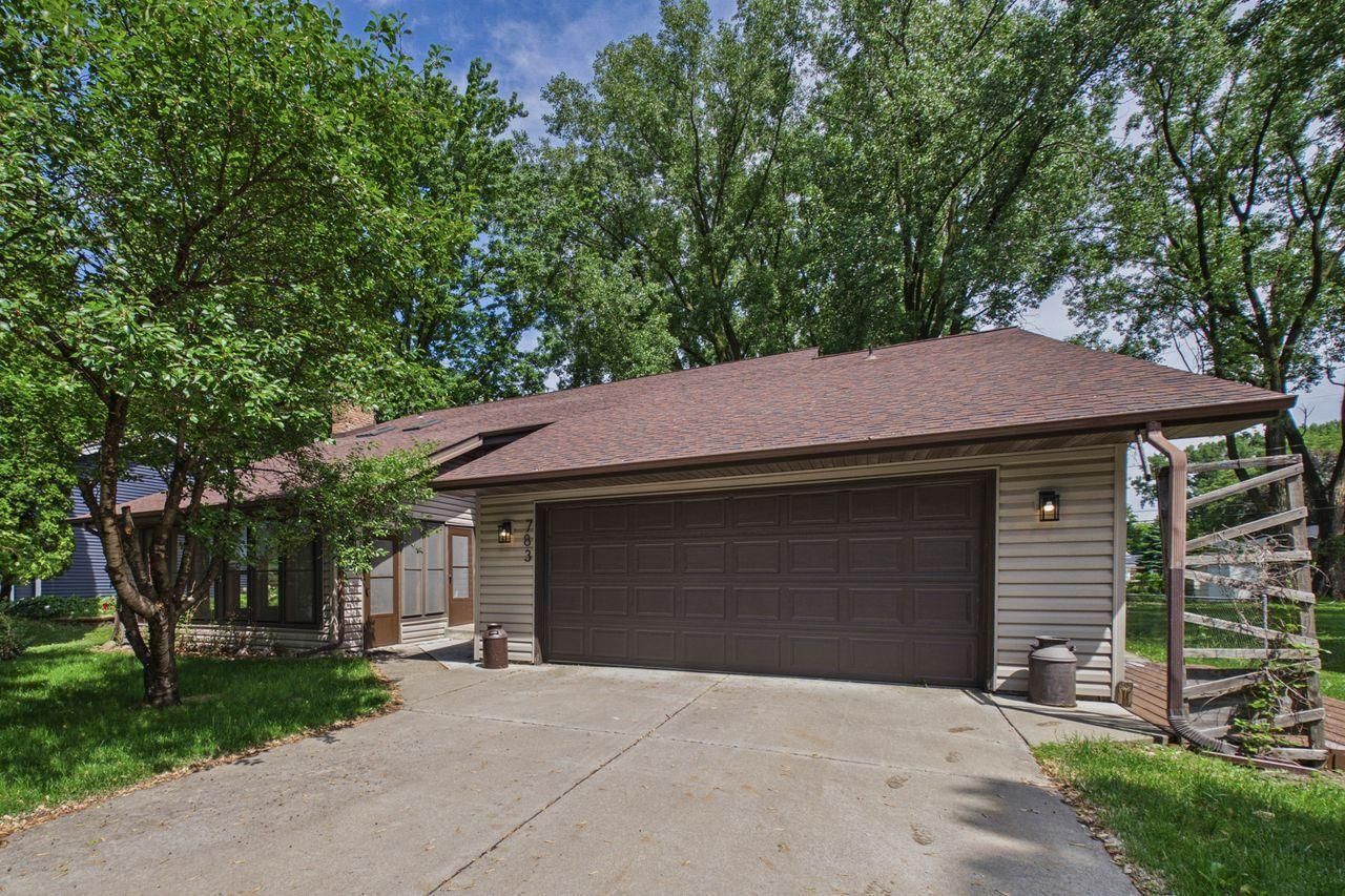 783 Berwood Avenue, Vadnais Heights, MN 55127