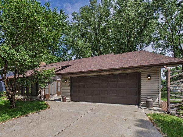 783 Berwood Avenue, Vadnais Heights, MN 55127