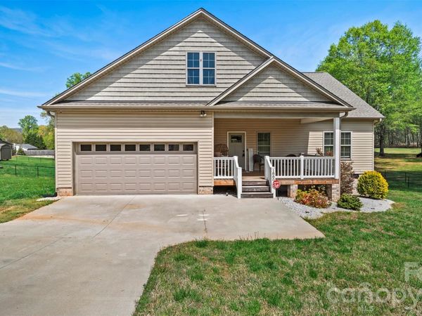 1880 Chestnut Grove Road , King, NC 27021