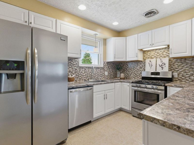 1352 Northridge Road , Columbus, OH 43224 Photo 17