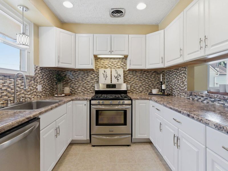 1352 Northridge Road , Columbus, OH 43224 Photo 18