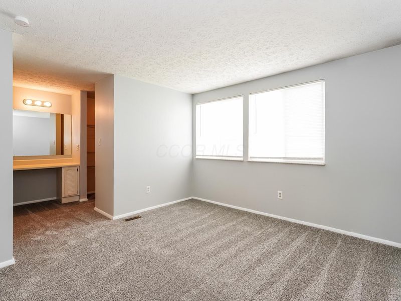 3850 Julia Court , Columbus, OH 43230 Photo 8