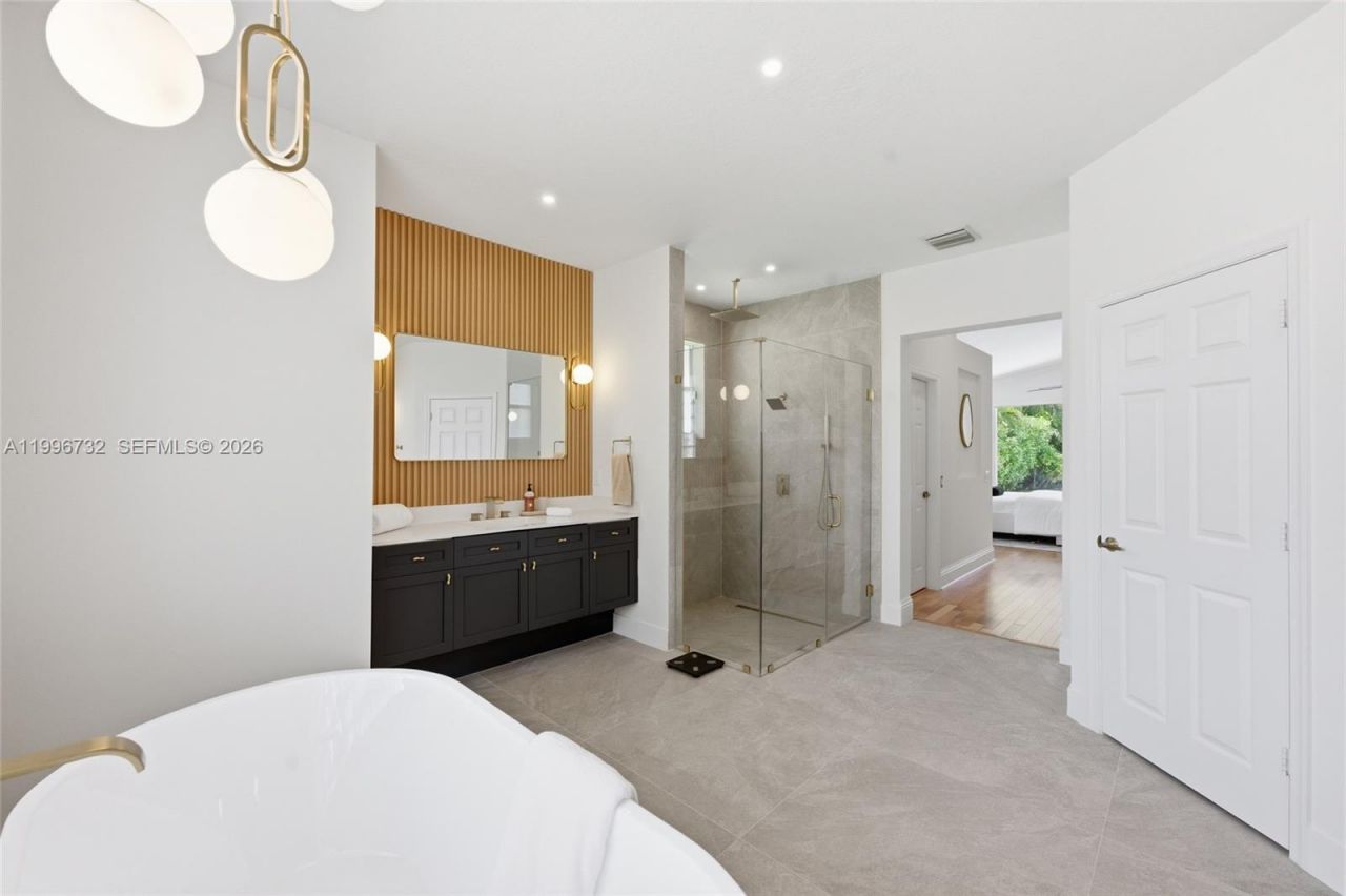 1783 Victoria Pointe Cir , Weston, FL 33327 Photo