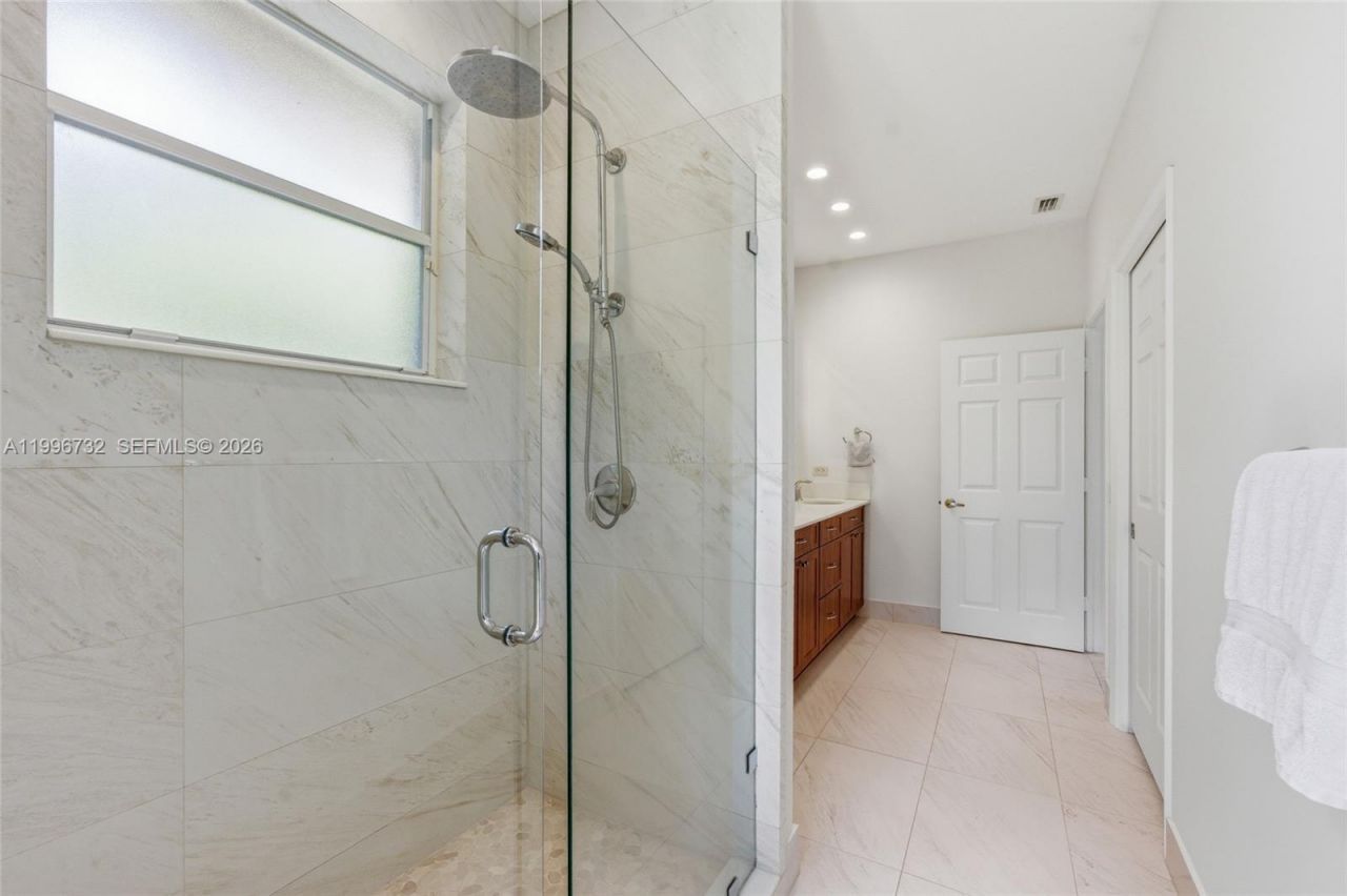 1783 Victoria Pointe Cir , Weston, FL 33327 Photo