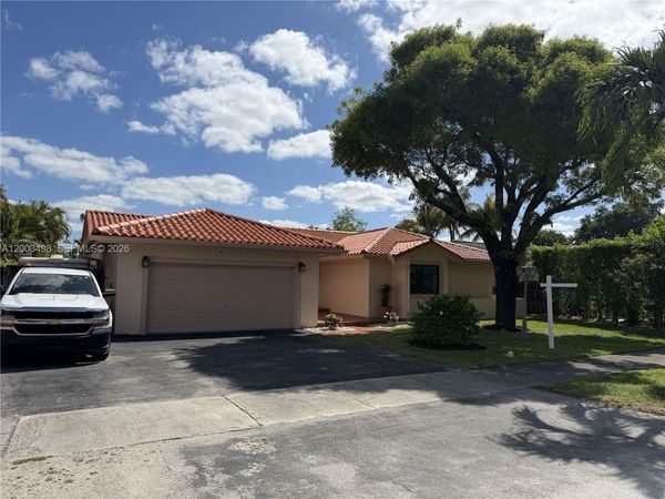 6010 NW 201st Ln , Hialeah, FL 33015