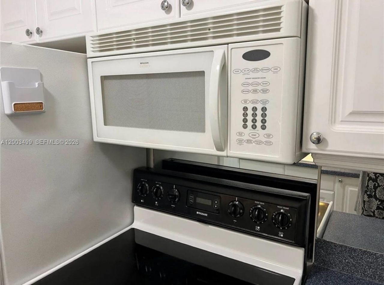 500 Layne Blvd, Unit 14, Hallandale Beach, FL 33009 Photo