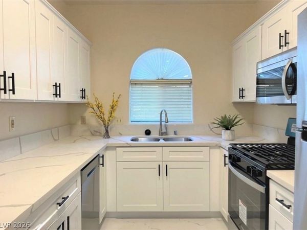 1407 Santa Margarita Street, Unit D, Las Vegas, NV 89146
