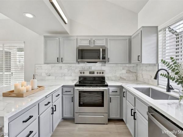 8913 Antioch Way , Las Vegas, NV 89117