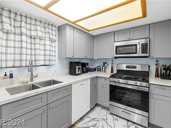5263 Corinne Court , Unit 78, Las Vegas, NV 89103