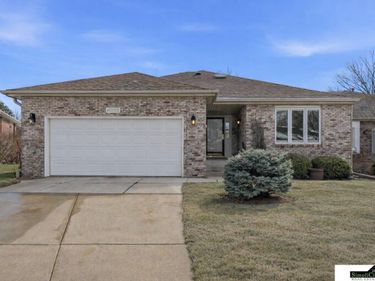 6707 Flint Ridge Road , Lincoln, NE 68506