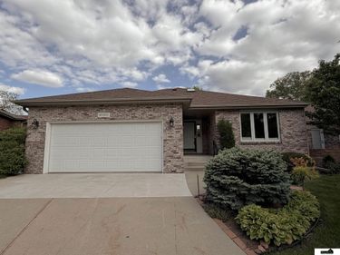 6707 Flint Ridge Road, Lincoln, NE 68506