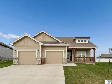 18472 Chutney Drive , Omaha, NE 68136