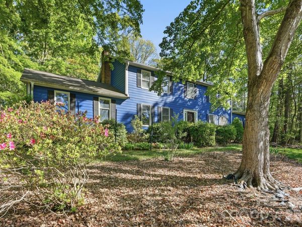 301 Sardis Road N, Charlotte, NC 28270