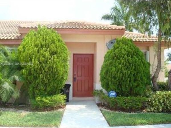 20841 NW 2nd St , Pembroke Pines, FL 33029