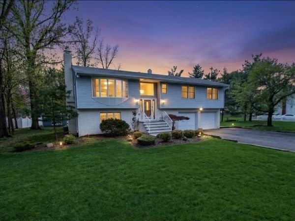 28 Taylor Ln, Woodland Park, NJ 07424