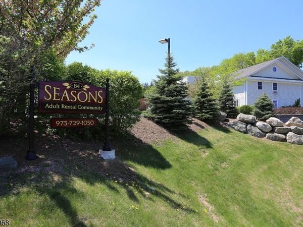 84 Sparta Ave - Apt 218, Unit 218, Sparta, NJ 07871