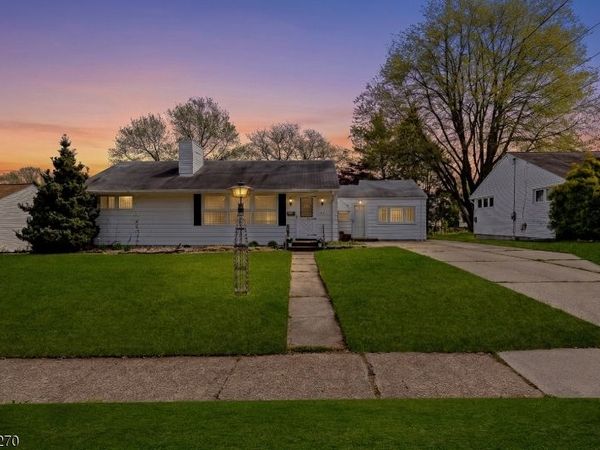 126 Villanova Dr, Lawrence, NJ 08648