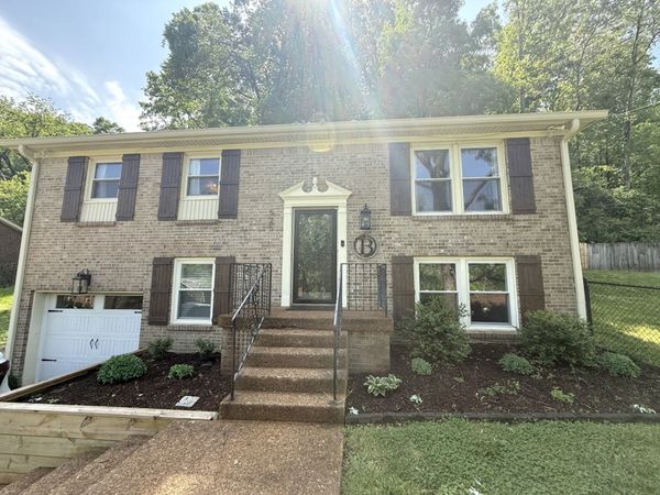 525 Holt Valley Rd, Nashville, TN 37221