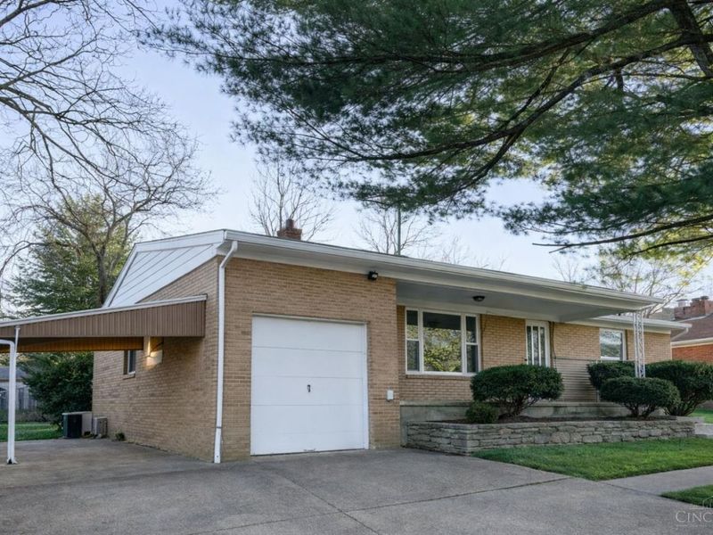 2175 Carlsbory, Springfield Twp., OH 45231 Photo 2