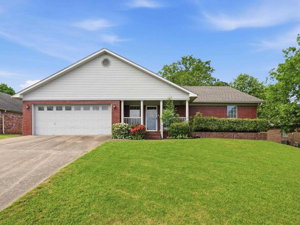 20 Emerald Drive , Little Rock, AR 72113