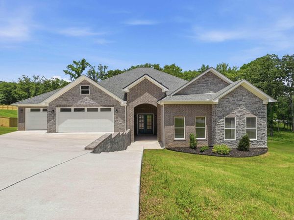 8552 Rapid Water Dr, Sherwood, AR 72120