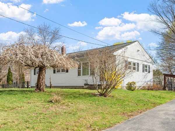 46 Rolling Acres Road, Lunenburg, MA 01462