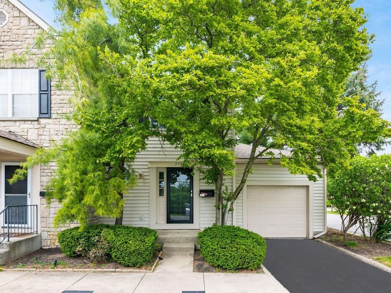 2486 Bethel Road , Columbus, OH 43220 Photo 3