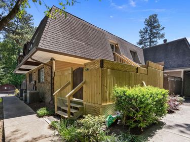 199 Summerwalk Circle, Chapel Hill, NC 27517